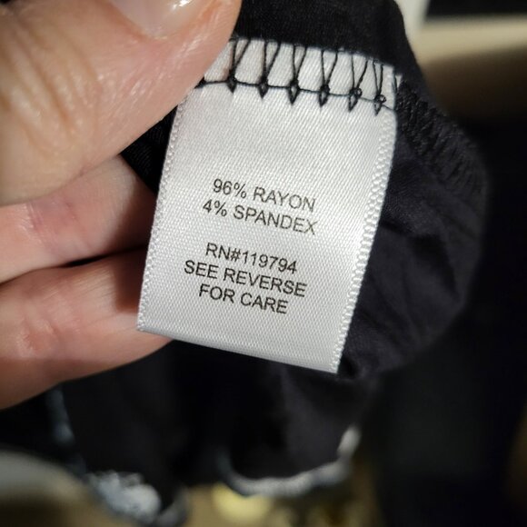 NWOT ONE WORLD LIVE AND LET LIVE SUGAR SKULL TOP SZ L - Picture 5 of 5